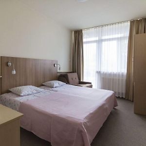 Pokój z dwoma pojedynczymi łóżkami